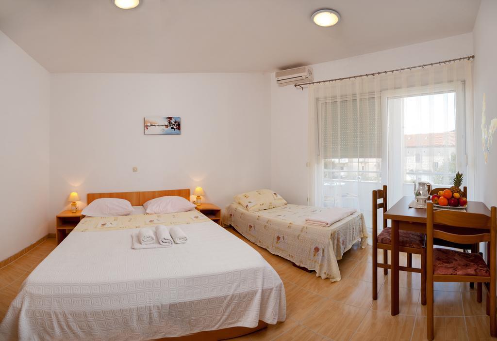 House Marta Appartement Baška Voda Kamer foto
