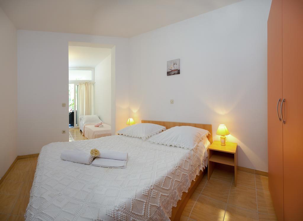 House Marta Appartement Baška Voda Kamer foto
