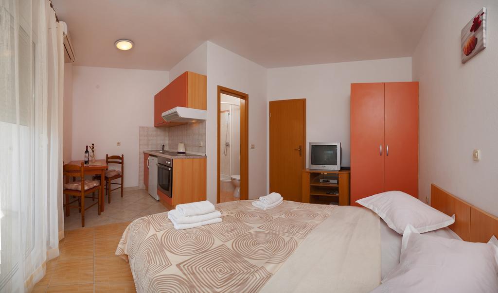 House Marta Appartement Baška Voda Kamer foto